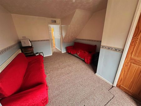 3 bedroom House To Let - Photo 5