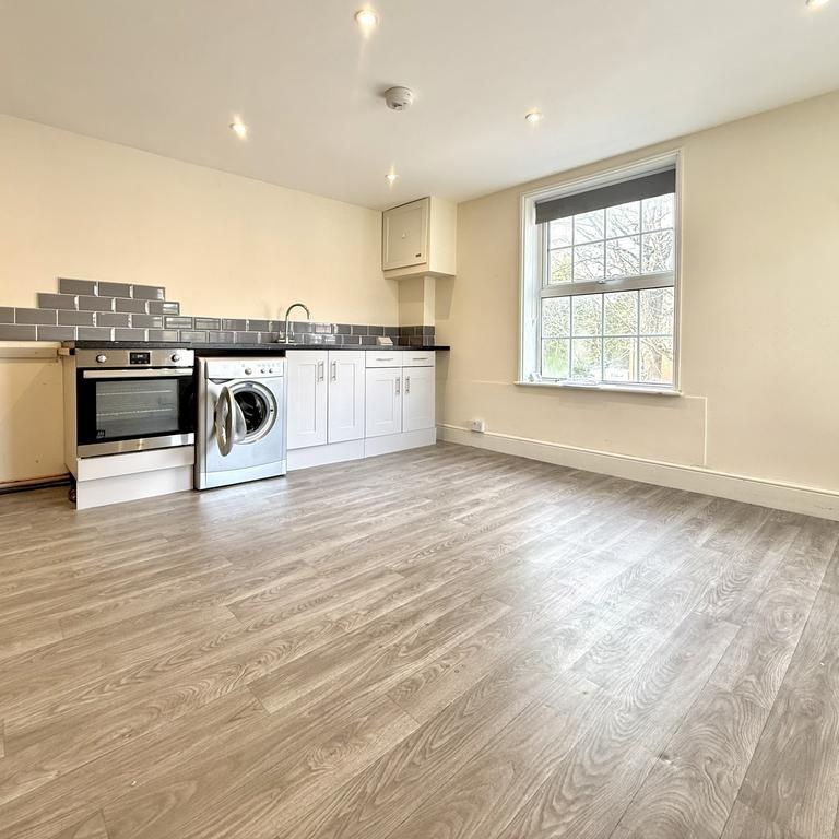 Studio to rent - Photo 1