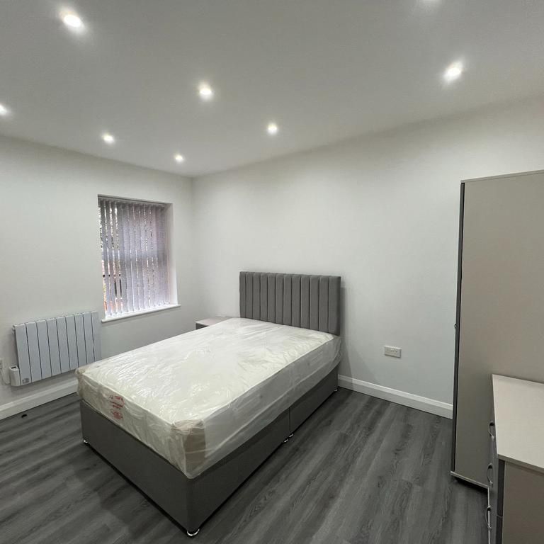 2 bedroom flat to rent - Photo 1