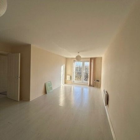 St Johns House, Robinson Road - Photo 1