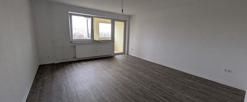 Modernisierte 2- Zimmer-Wohnung mit Wintergarten ab sofort - Foto 1
