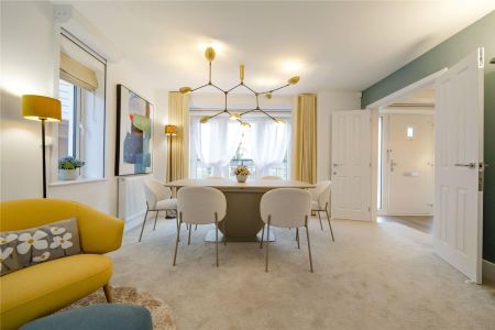 Lakeview Lane, Camberley, Surrey, GU16 - Photo 3