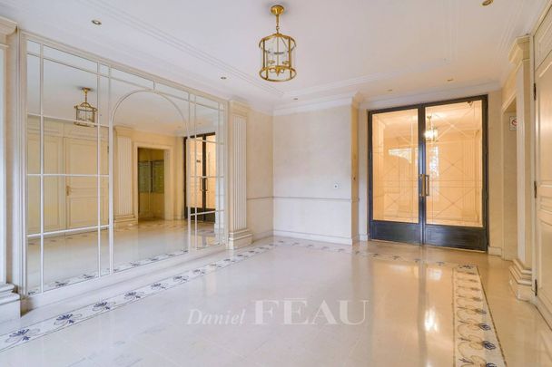 Location appartement, Paris 7ème (75007), 5 pièces, 104.65 m², ref 86406255 - Photo 1