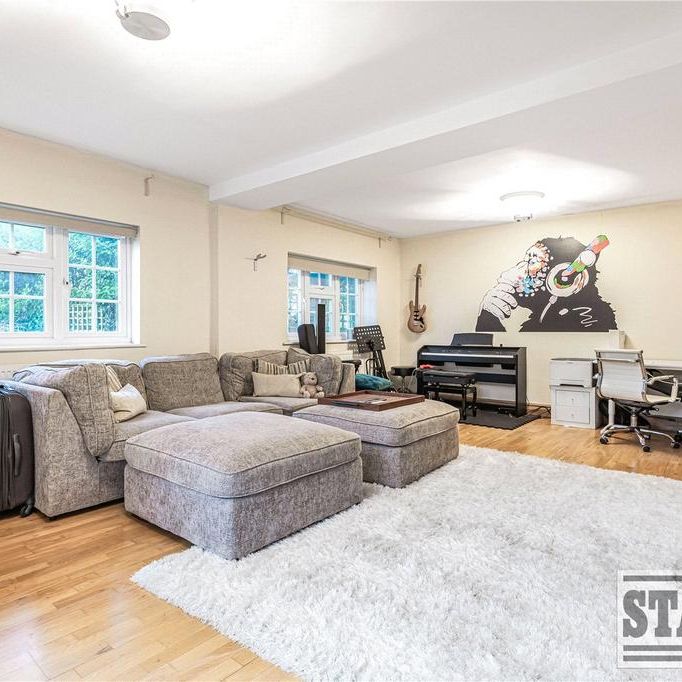 6 bedroom detached house to rent - Photo 1