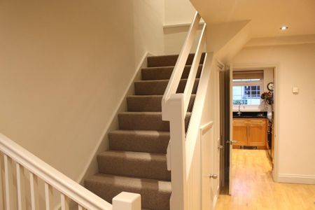 3 bedroom semi-detached house to rent - Photo 2