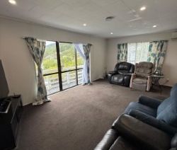 6 Forglen Place, Tawa - Photo 1