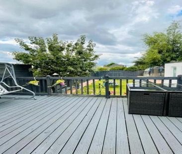 5 bedroom semi-detached house to rent - Photo 2