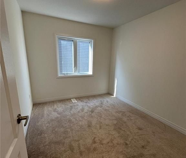 For Lease - 74 Masters Street, Welland, Ontario - Photo 6