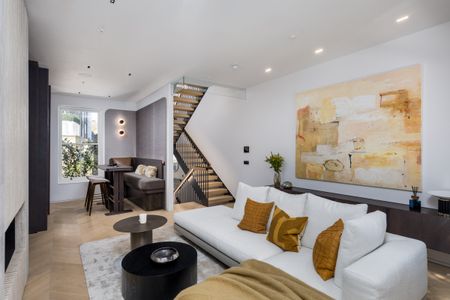 Immaculately Renovated Five-Bedroom Kensington Townhouse ﻿ - Photo 4