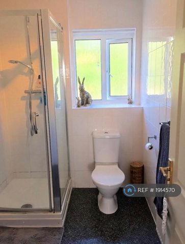 2 bedroom semi-detached house to rent - Photo 4