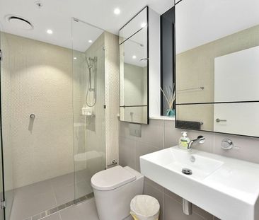 Unbeatable location from amazing fully furnished Darling Harbour ap... - Photo 5