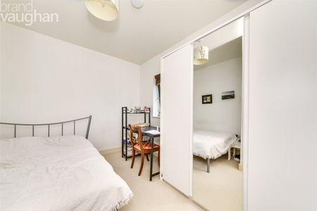 4 bedroom terraced house to rent - Photo 3