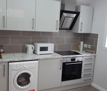 Room in a Shared House, St Loy's Road, N17 - Photo 2