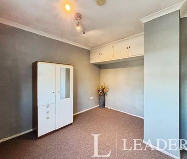2 bedroom end of terrace house to rent - Photo 3