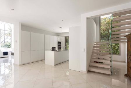 Luxury Villa for rent in Cadiz, Andalusia - Photo 2