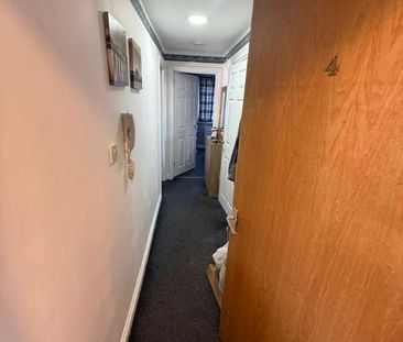 Rosemary Lane, Rosemary Lane, GU17 - Photo 2