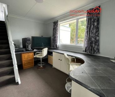 Extra Large family home in Kingswell - Photo 6