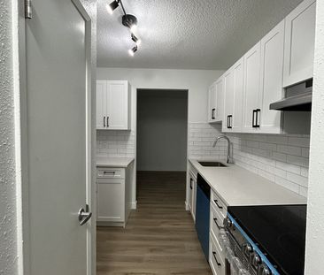 2 Bedroom - Photo 2