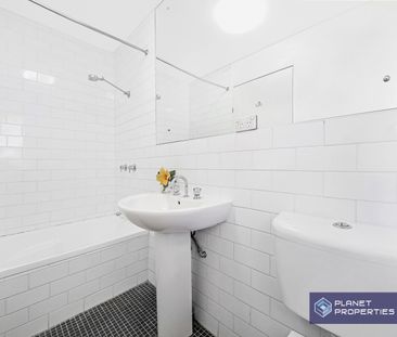 49 Darley Street, Newtown NSW 2042 - House For Rent | Domain - Photo 3