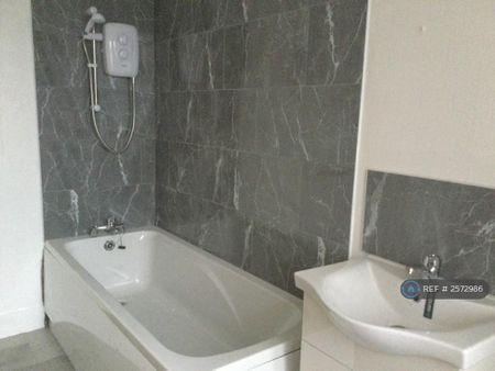 2 bedroom terraced house to rent - Photo 3