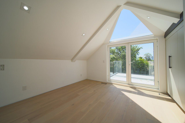 For Lease - 2970A Bayview Avenue, Toronto, Ontario - Photo 1