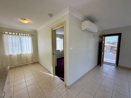 4/237 Sharp Street, Cooma - Photo 2