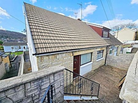 Springfield Terrace, Rhydyfelin, Pontypridd, CF37 - Photo 4