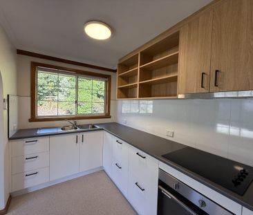 Looking for a cosy unit? You'll love Living Here! - Photo 2