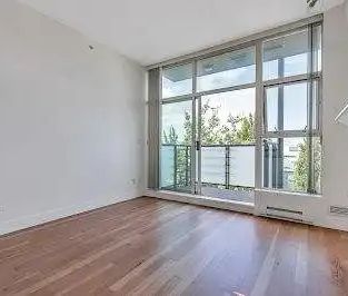 Stylish studio, High Ceilings, In-Suite Laundry, Parking | 8988 Hud... - Photo 1