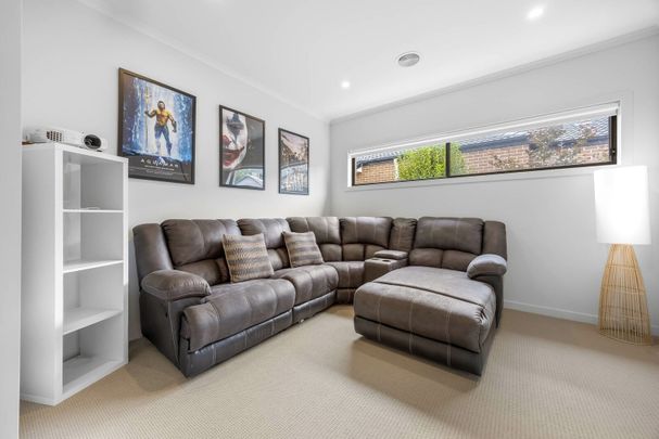 MODERN FAMILY LIVING IN PRIME ALFREDTON LOCATION - Photo 1