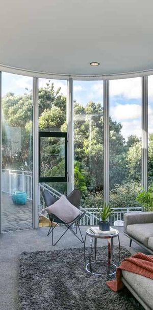 Simply Stunning - Photo 1