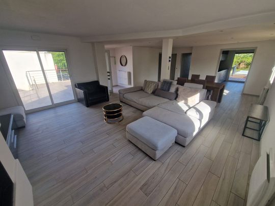 Location Maison 6 pièces 159m² MAGNY LES HAMEAUX 78114 - Photo 1