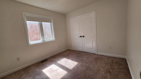 For Lease - 51 Waldron Crescent, Richmond Hill, Ontario - Photo 3