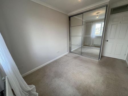 2 bedroom semi-detached bungalow to rent - Photo 3