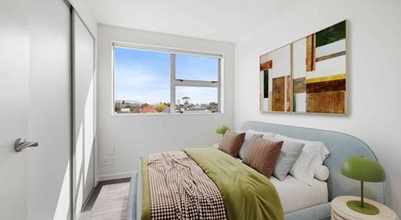 Central & Sunny 2 Bedroom Apartment - Photo 5