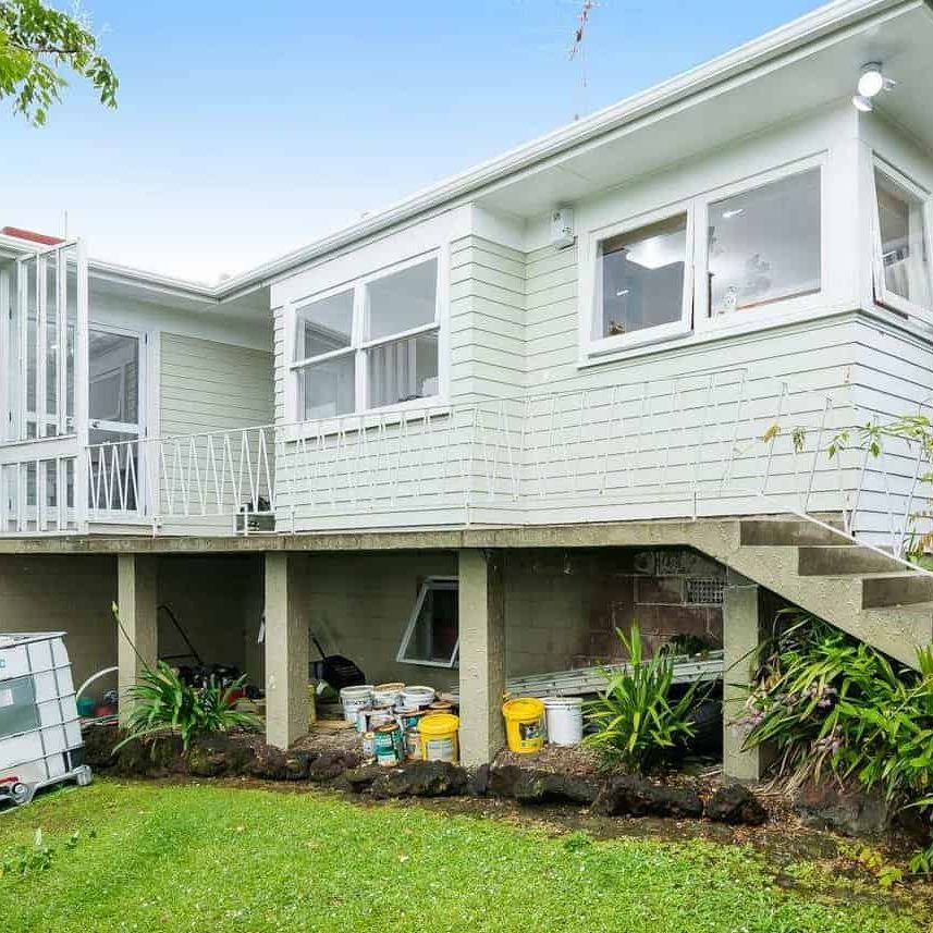 Large family home in great location - Photo 1