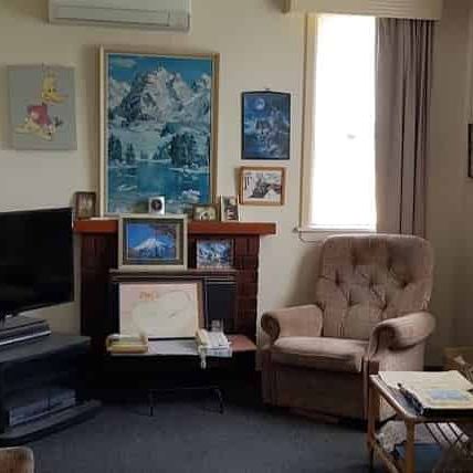 Renovated Charming 2BR Home with heat pump - Photo 1