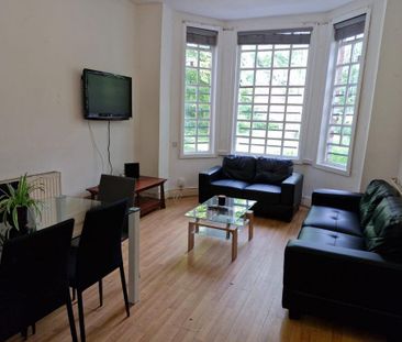 6 bedroom townhouse to rent - Photo 1