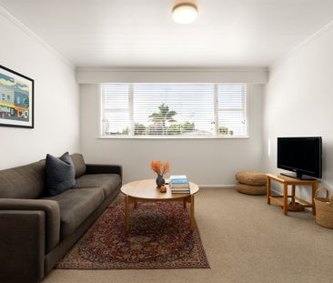 Cute and Convenient - Photo 5