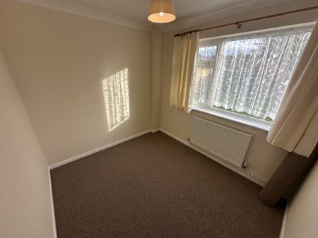 North Road, Great Yarmouth, Hemsby - Photo 4