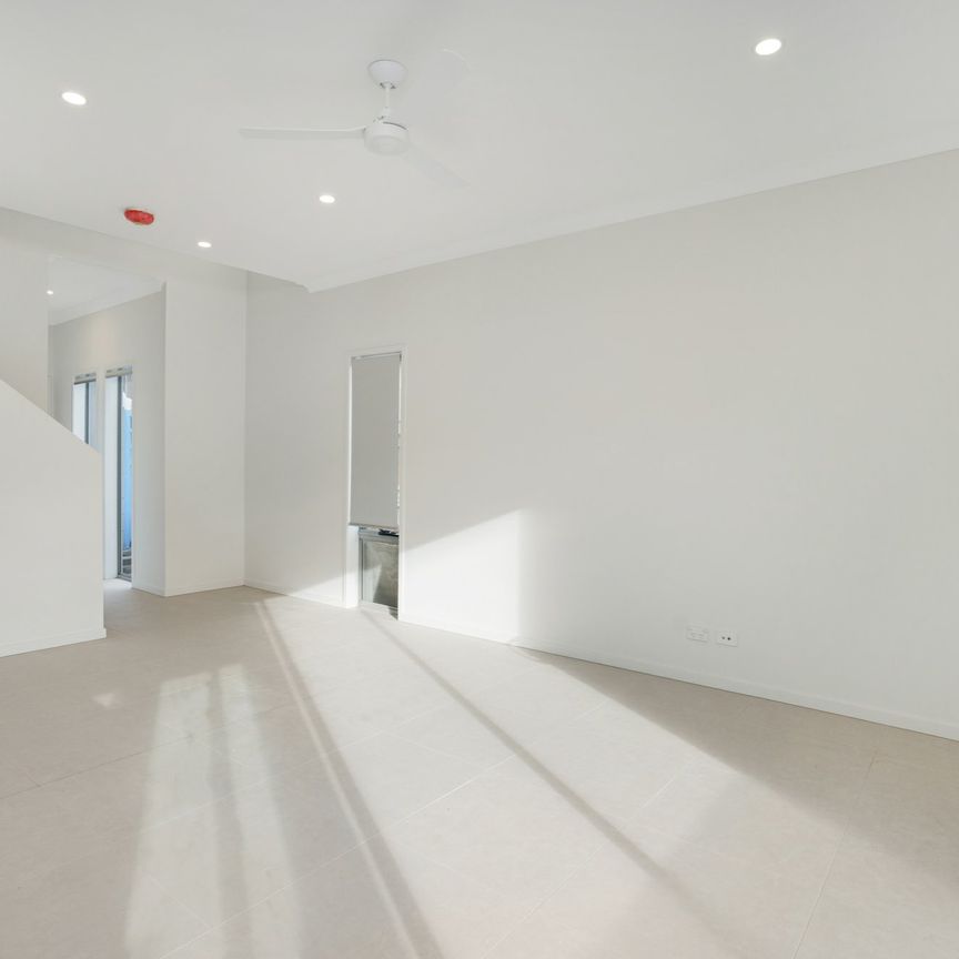 13/231 Government Road, Labrador QLD 4215 - House For Rent | Domain - Photo 1