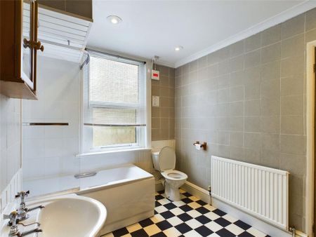 4 bedroom terraced house to rent - Photo 3