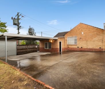 574 Waverley Road, - Photo 5