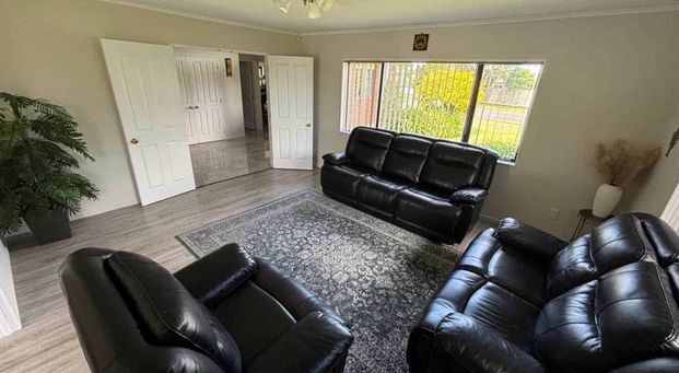 Big on Space, Big on Comfort – Your Perfect Fa... - Photo 1