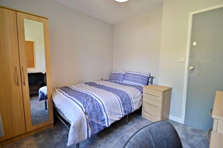 5 bedroom semi-detached house to rent - Photo 5