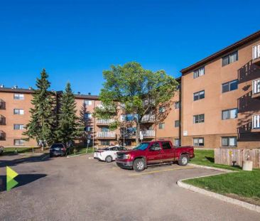 Castle Harbour | 10403 158 Avenue, Edmonton - Photo 1