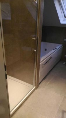 Tolle 2,5 Zimmer wohnung mit Whirlpool Badewanne in Bestlage - Photo 1