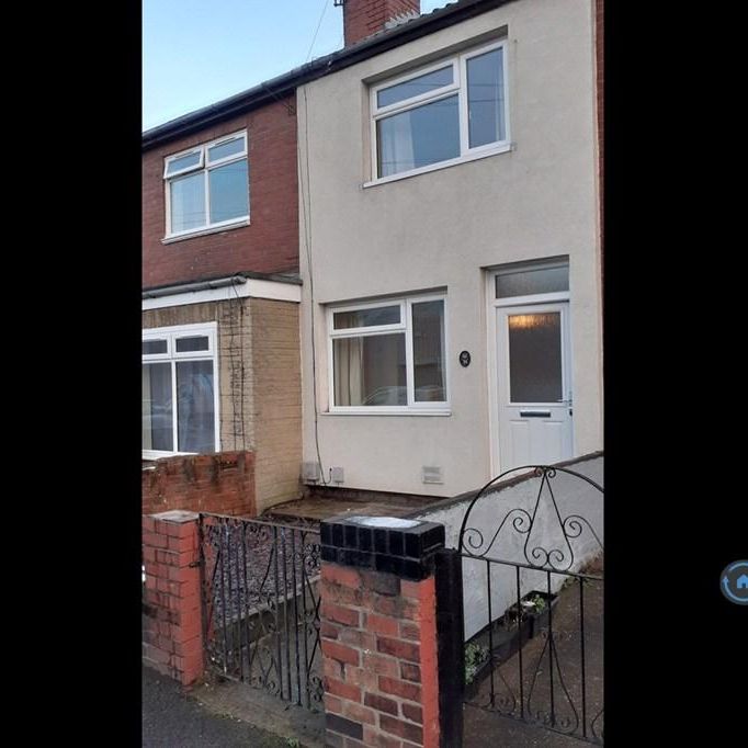 2 bedroom terraced house to rent - Photo 1