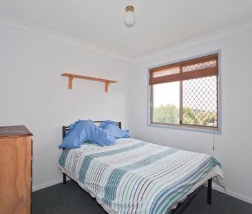 Spacious Home in Quiet Cul-De-Sac - Photo 2