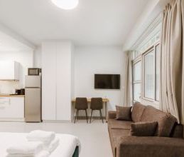 Studio/Γκαρσονιέρα για ενοικίαση - Ιλίσια, - Φωτογραφία 1
